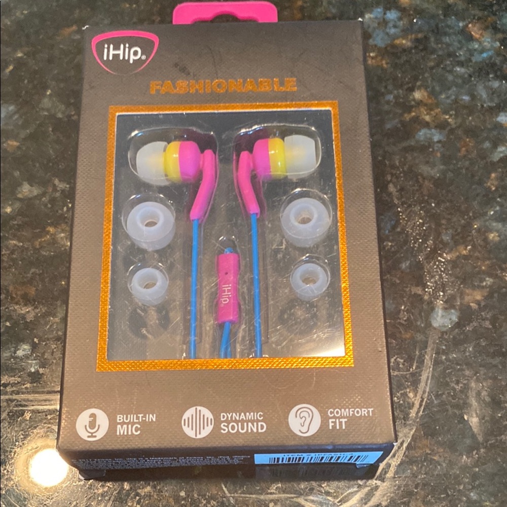 NIB iHip Fashionable Noise Canceling Earbuds